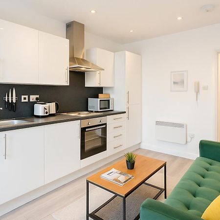 2 Bedroom Apartment Near City Centre, Uni & Parks! Cardiff Exterior photo